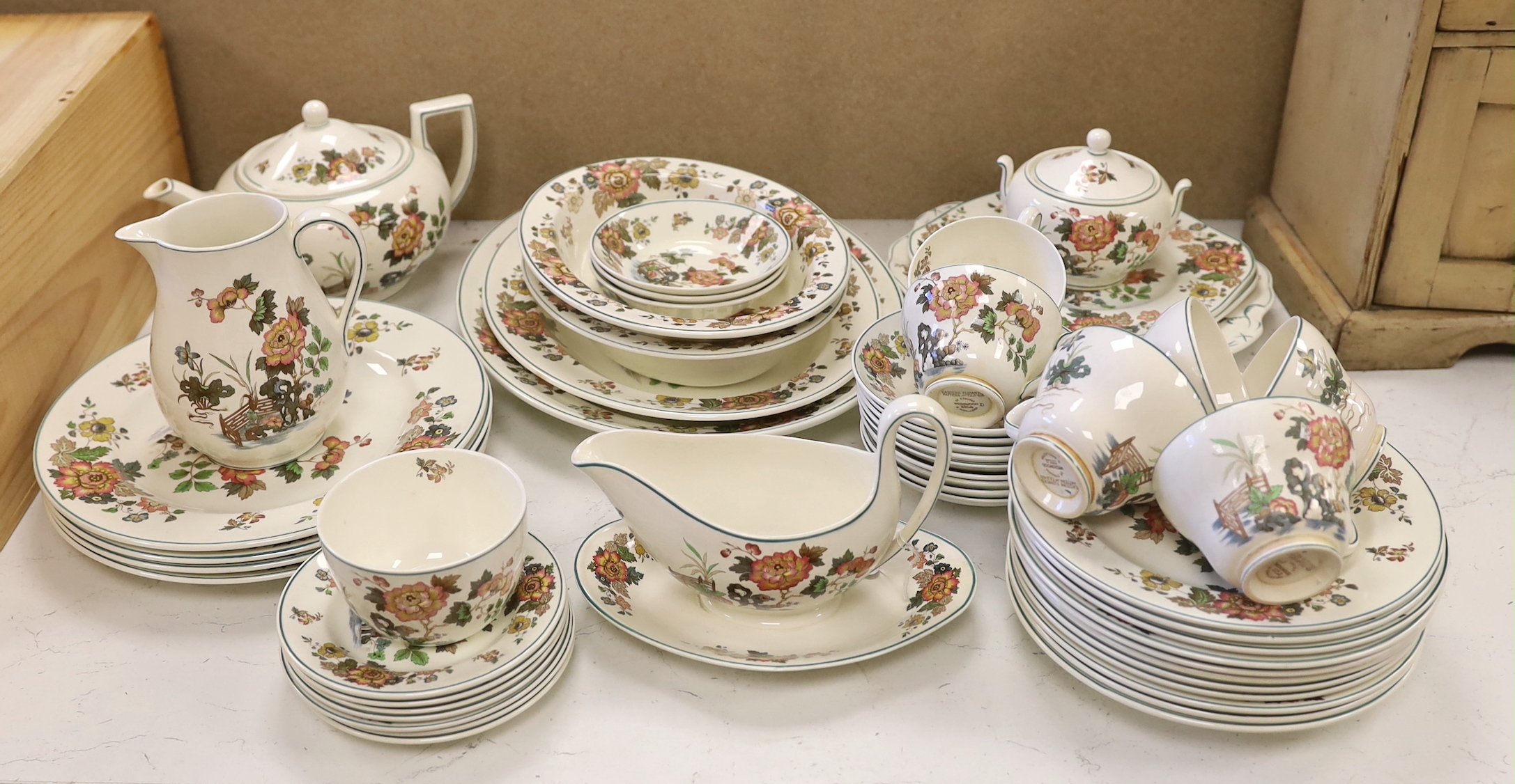 A Wedgwood ‘Eastern flowers’ pattern tea and part dinner service